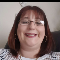 Louise is looking for singles for a date