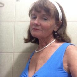 Deborah is looking for singles for a date